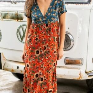 Floral V-Neck Maxi Dress - Multicolor